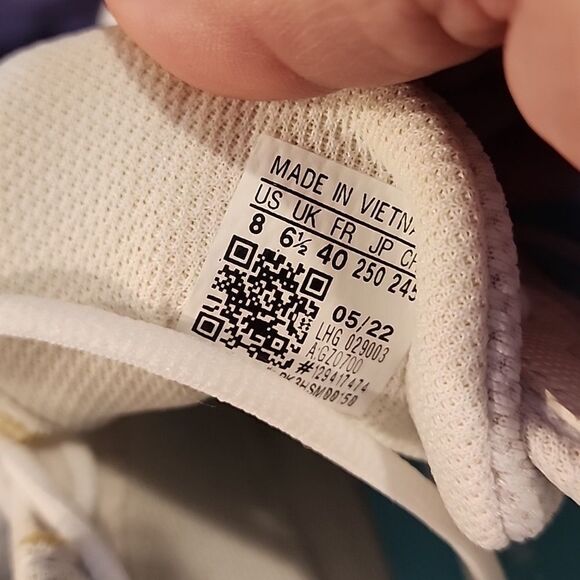 Adidas Gamecourt 2 size 8 euc - Picture 4 of 9